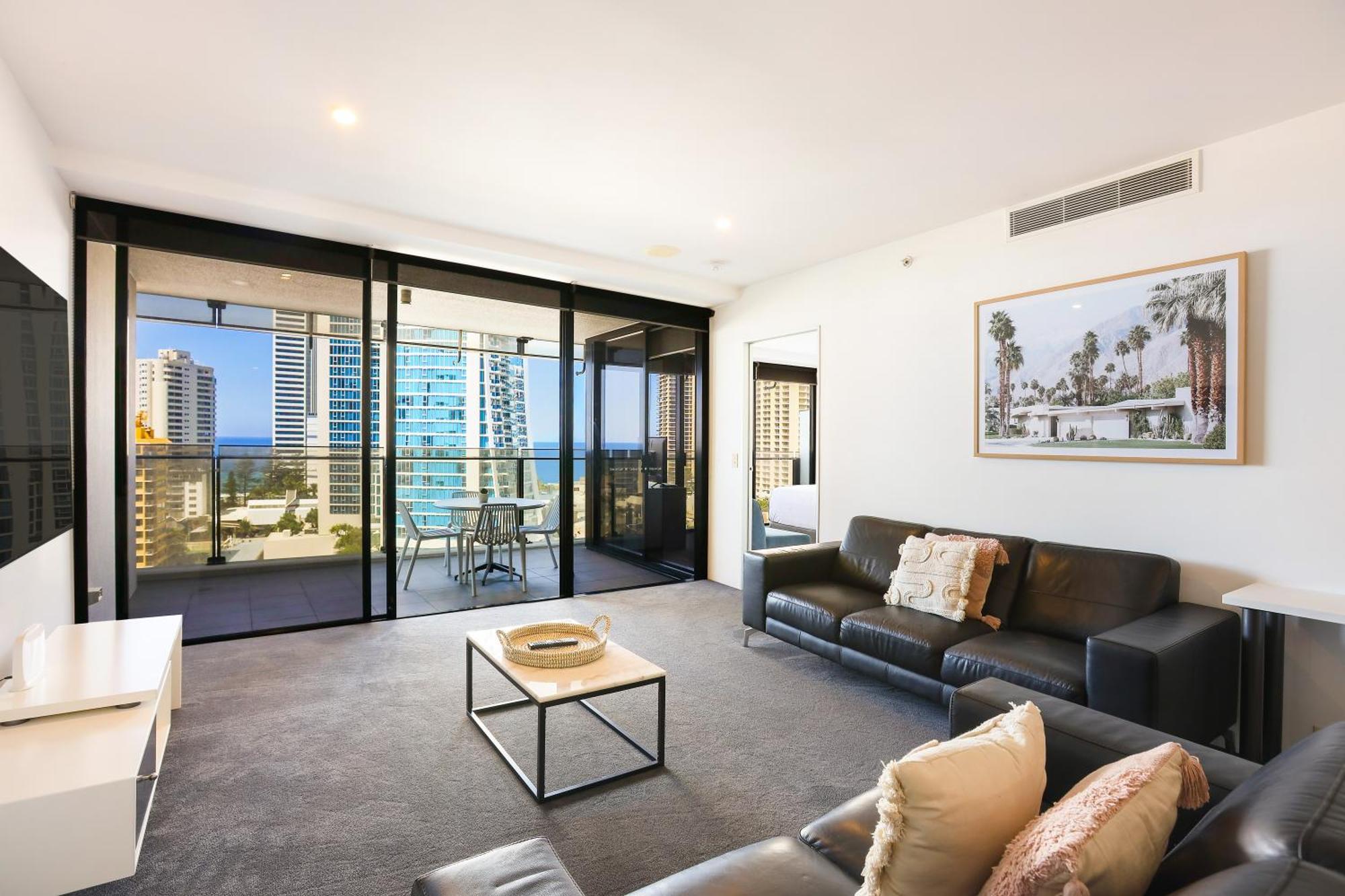 Circle On Cavill 2, 3, 4 & 5 Bedroom Skyhomes & Sub Penthouses By Gold Coast Holidays Exterior photo