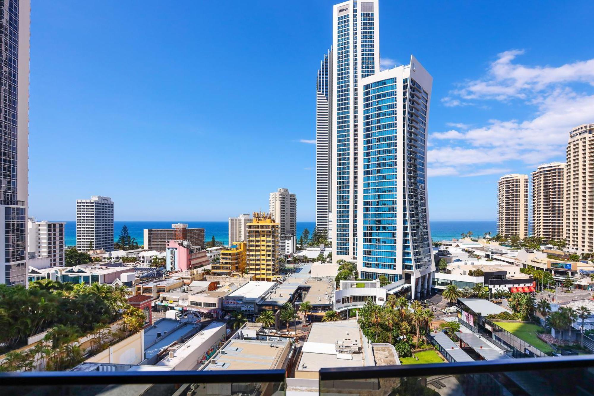 Circle On Cavill 2, 3, 4 & 5 Bedroom Skyhomes & Sub Penthouses By Gold Coast Holidays Exterior photo