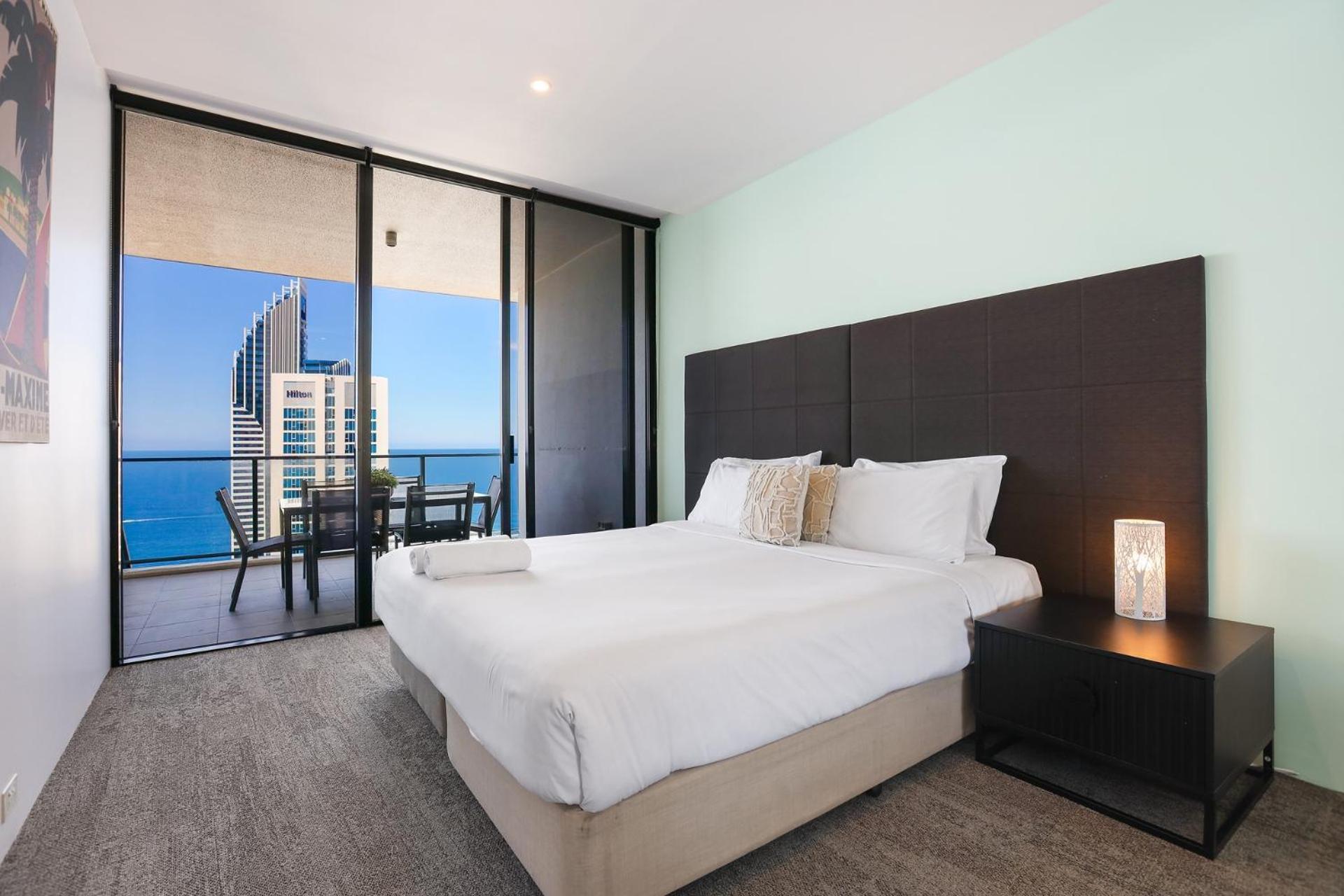 Circle On Cavill 2, 3, 4 & 5 Bedroom Skyhomes & Sub Penthouses By Gold Coast Holidays Exterior photo