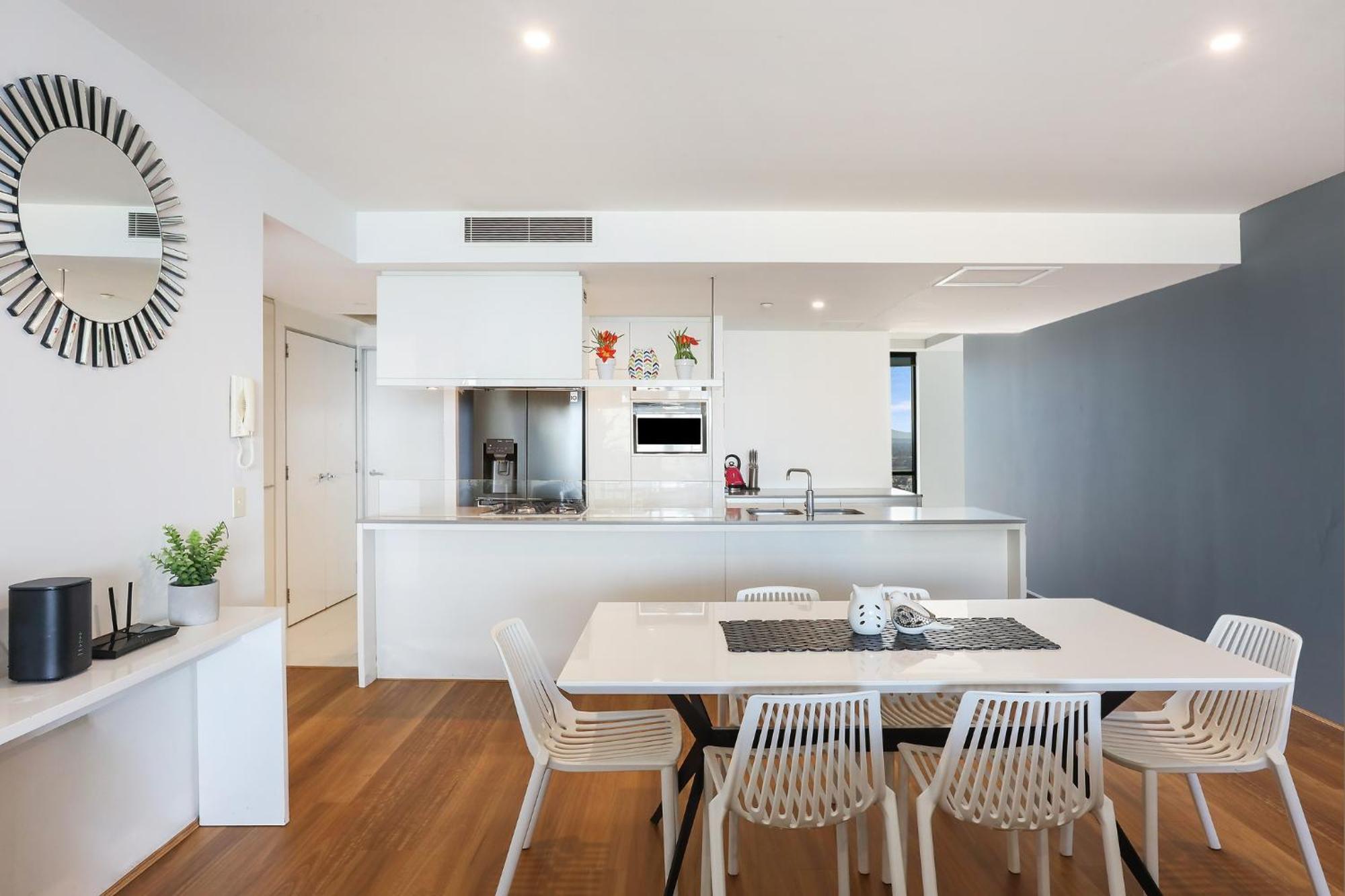 Circle On Cavill 2, 3, 4 & 5 Bedroom Skyhomes & Sub Penthouses By Gold Coast Holidays Exterior photo